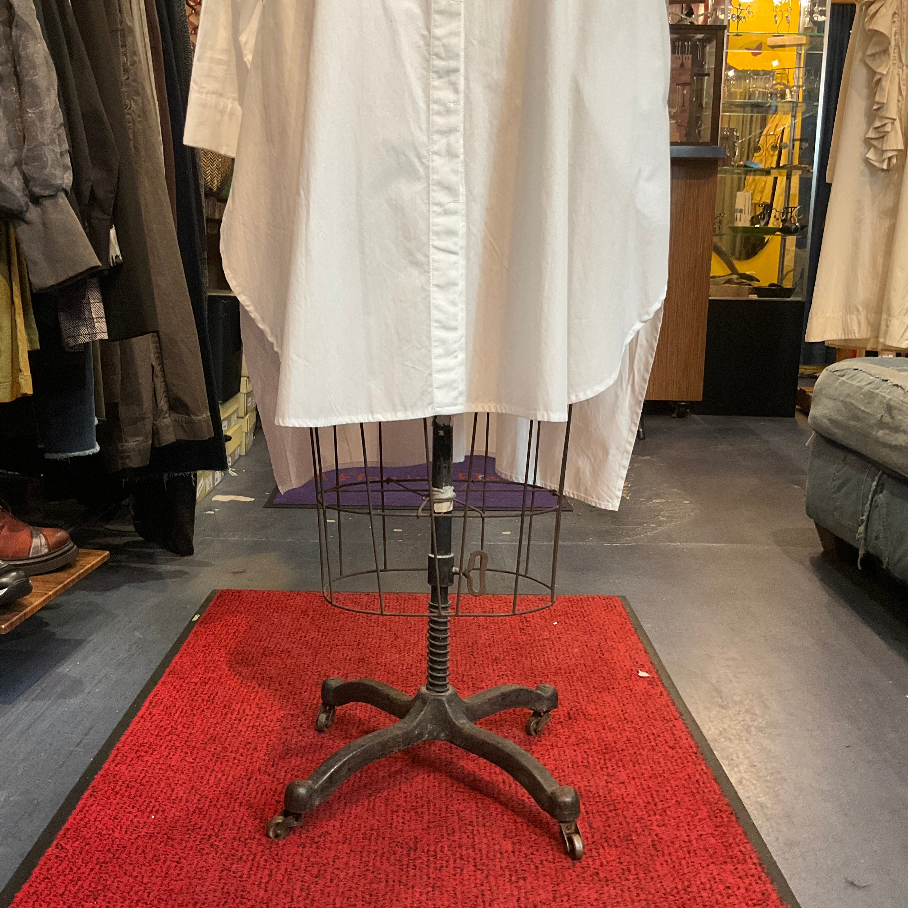 white Button up top w/ buttons